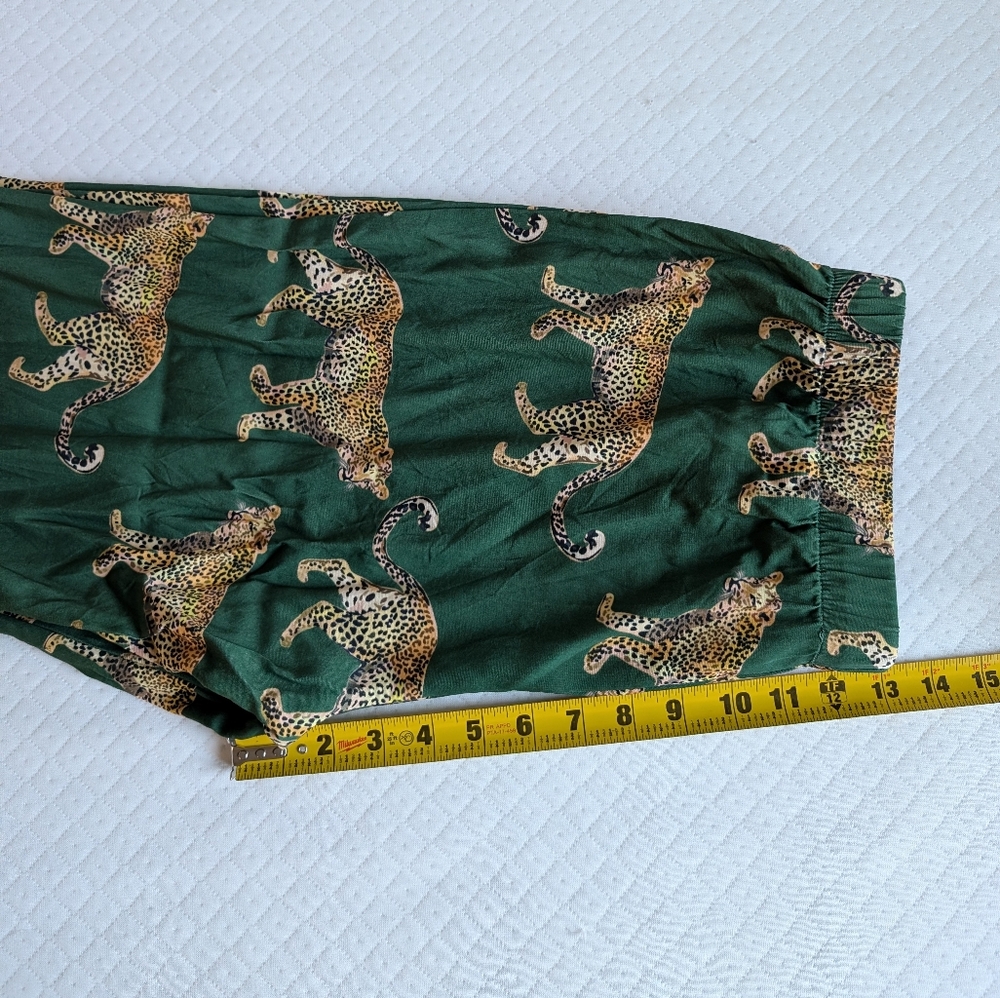 Katie Kime Green Cheetahs Print Pajama Pants Short Sleeve shirt Set, size S Soft - Picture 13 of 16